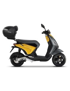 fijacion shad para maleta superior moto piaggio one electrica v0nl52st
